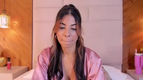 Snapshot of violetahills_ chatting on 06-08-26, 03:45 Violeta online show from 06-08-26, 03:45