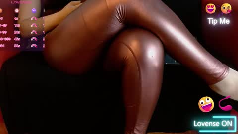 Snapshot of violetamorrison chatting on 03-18-26, 02:31 Violeta morrison online show from 03-18-26, 02:31