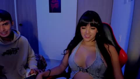 Violet and Austin online show from 10-04-25, 03:37