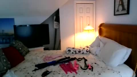 Snapshot of violetann93 chatting on 03-12-26, 03:07 violetann93 online show from 03-12-26, 03:07