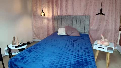 VIOLETA online show from 12-17-24, 12:43