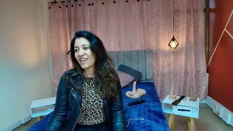 VIOLETA online show from 10-20-25, 02:39