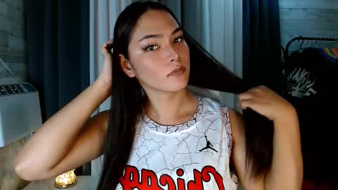 Snapshot of violetasha chatting on 10-06-25, 07:17 violet online show from 10-06-25, 07:17