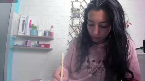 Violeta online show from 07-17-26, 05:51