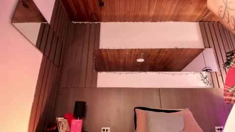 Snapshot of violetcarson_ chatting on 02-26-26, 01:43 Violet online show from 02-26-26, 01:43