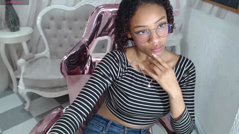 violeth_b online show from 12-17-24, 03:49