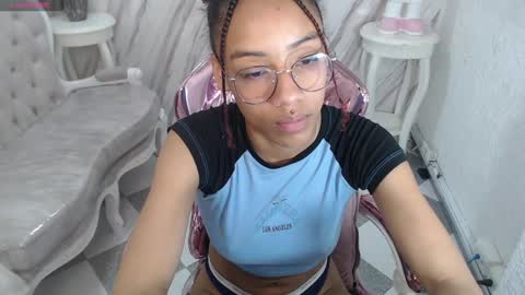 violeth_b online show from 12-23-24, 06:48