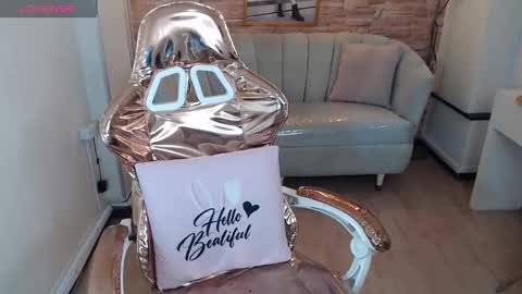 violeth_b online show from 12-24-24, 01:06