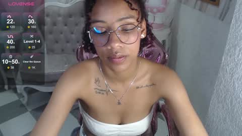 violeth_b online show from 01-09-25, 03:44