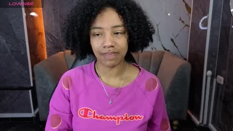 violeth_b online show from 10-18-25, 01:01