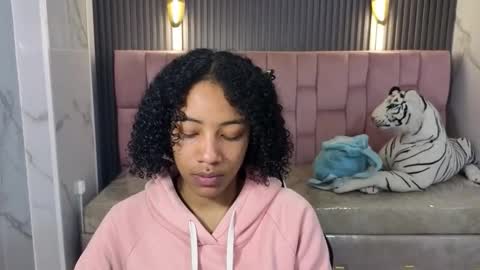 violeth_b online show from 01-15-26, 12:54