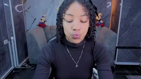 violeth_b online show from 05-08-26, 12:54