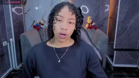 violeth_b online show from 05-11-26, 01:17