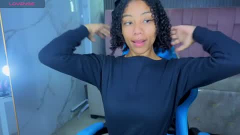 violeth_b online show from 06-20-26, 01:03