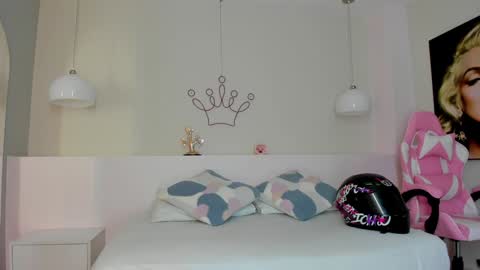 Violeth Hill online show from 01-09-25, 03:26
