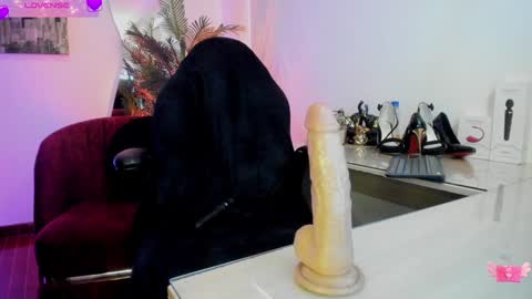 violetparkker online show from 01-27-25, 05:48