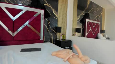 Violet Rose online show from 11-15-25, 09:43