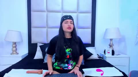 Violet Rousse online show from 02-16-25, 12:32