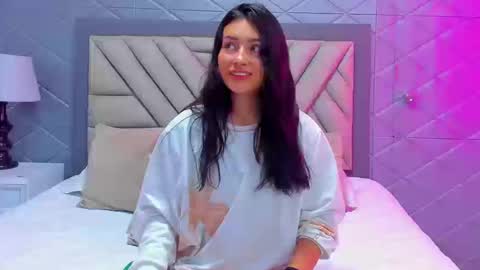 Violet Rousse online show from 09-18-25, 04:09