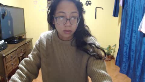 Snapshot of violetsexhot999 chatting on 10-16-25, 08:48 Violet777 online show from 10-16-25, 08:48