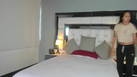 violetskinny online show from 11-21-25, 08:29