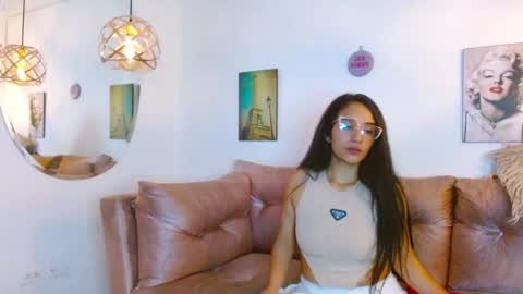 violetsweet_cs online show from 02-04-25, 07:07