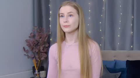 VioletSwone online show from 02-16-25, 11:59