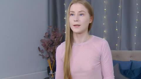 VioletSwone online show from 02-26-25, 12:03