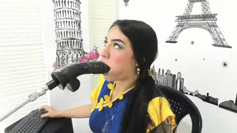 Snapshot of violett_collinss chatting on 06-06-26, 01:32 violett_collinss online show from 06-06-26, 01:32