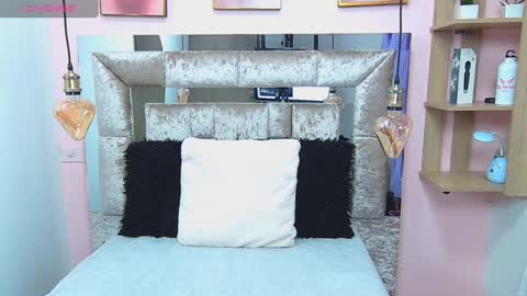 Violeta froz online show from 12-13-24, 04:16