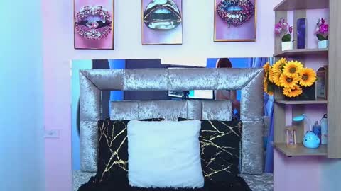 Snapshot of violett_froz chatting on 10-24-25, 07:21 Violeta froz online show from 10-24-25, 07:21