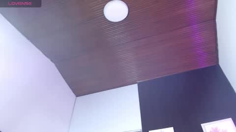 violett_queen122 online show from 09-16-25, 01:23