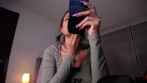 violett_queen122 online show from 10-03-25, 02:52