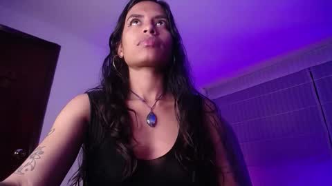 violett_queen122 online show from 10-28-25, 02:37
