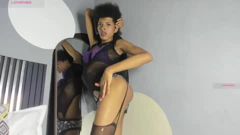 Snapshot of violett_salvatore chatting on 05-13-26, 04:59 V I O L E T T E online show from 05-13-26, 04:59