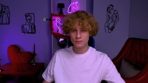 Snapshot of violett_shy chatting on 03-11-25, 07:04 violett_shy online show from 03-11-25, 07:04