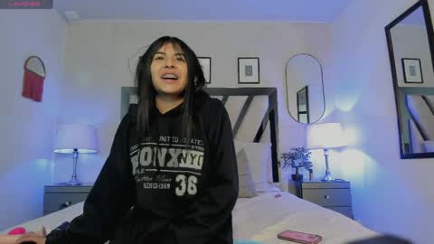 Violettaa online show from 04-12-26, 07:19