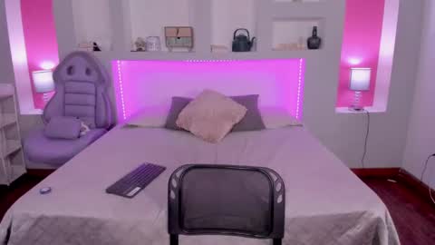 ViolettaBaker online show from 12-12-24, 01:32