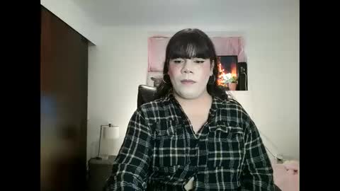 Snapshot of violettacam69 chatting on 01-20-25, 05:04 violettacam69 online show from 01-20-25, 05:04