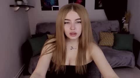 ViolettaOtis online show from 01-08-25, 11:32