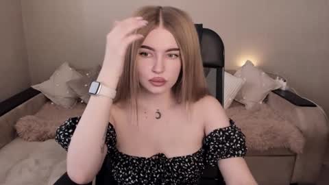 ViolettaOtis online show from 03-10-25, 11:21