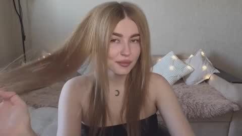 ViolettaOtis online show from 09-21-25, 12:07