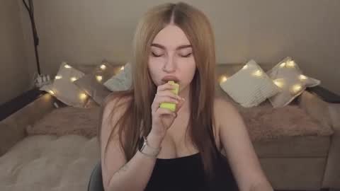 ViolettaOtis online show from 09-22-25, 12:51