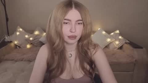 ViolettaOtis online show from 11-18-25, 11:47