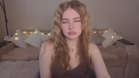 ViolettaOtis online show from 05-18-26, 03:29