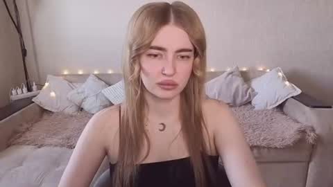 Snapshot of violettaotis chatting on 06-27-26, 02:34 ViolettaOtis online show from 06-27-26, 02:34
