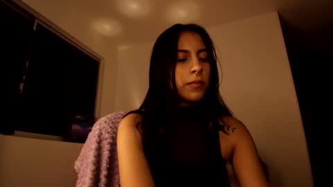 Snapshot of violettastars chatting on 10-01-25, 03:45 Violetta....Follow me in Twitter... online show from 10-01-25, 03:45