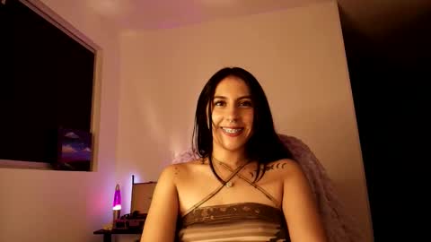 Snapshot of violettastars chatting on 10-03-25, 03:47 Violetta....Follow me in Twitter... online show from 10-03-25, 03:47