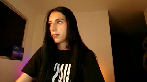 Snapshot of violettastars chatting on 01-17-26, 11:41 Violetta....Follow me in Twitter... online show from 01-17-26, 11:41