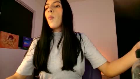 Snapshot of violettastars chatting on 02-03-26, 02:53 Violetta....Follow me in Twitter... online show from 02-03-26, 02:53